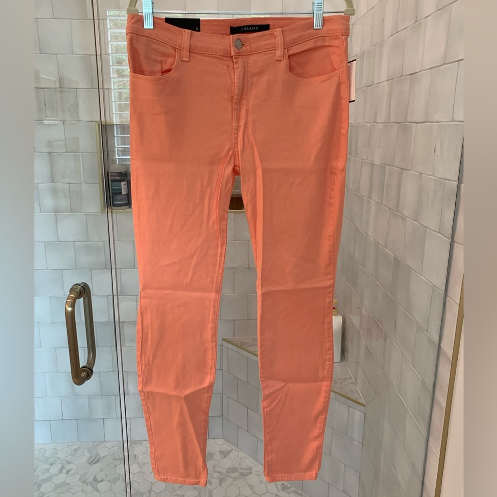 NWT J Brand Mid Rise Super Skinny Jean. Cantaloupe color. Size 32.